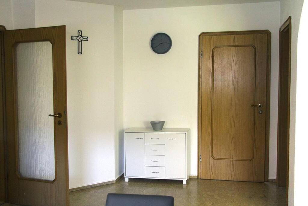 Schoene Helle Ferienwohnung In Waldnaehe Berching Exteriér fotografie