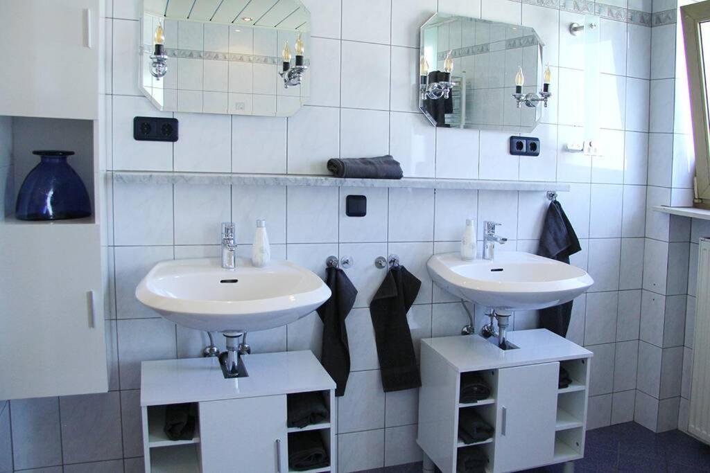 Schoene Helle Ferienwohnung In Waldnaehe Berching Exteriér fotografie