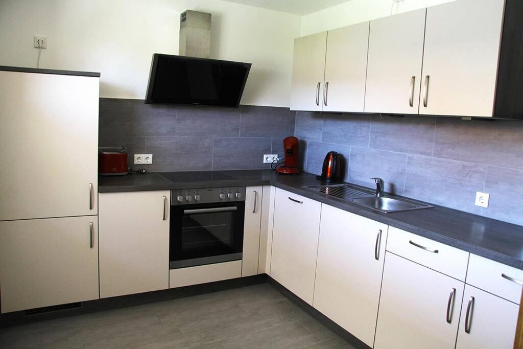 Schoene Helle Ferienwohnung In Waldnaehe Berching Exteriér fotografie